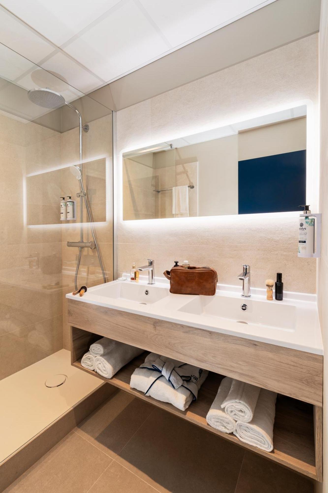 Hotel Valdys Thalasso & Spa - L'Escale Marine Douarnenez Exterior photo